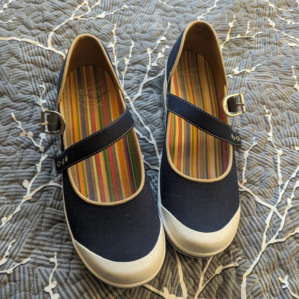 Dansko Size 41 Vegan Clog Shoes